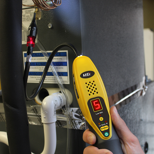 Refrigerant Leak Detector w/ Solid Electrolyte Sensor